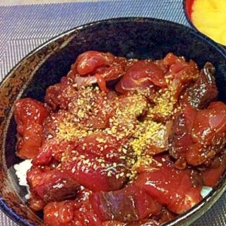 まぐろ漬け丼